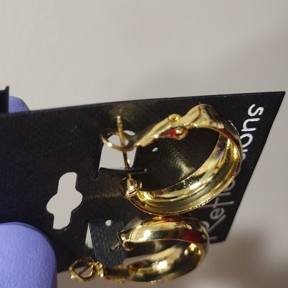 Women's Stylish Polished Gold tone Hoop Omega Back Earrings Closure 1-in Drop - Picture 4 of 4